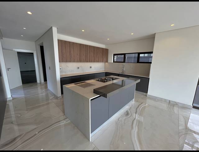 5 BEDROOM HOUSE FOR SALE IN IZINGA RIDGE